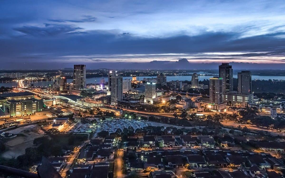 A Stylish High-Floor 2Br Suasana Suites Views Johor Bahru Extérieur photo