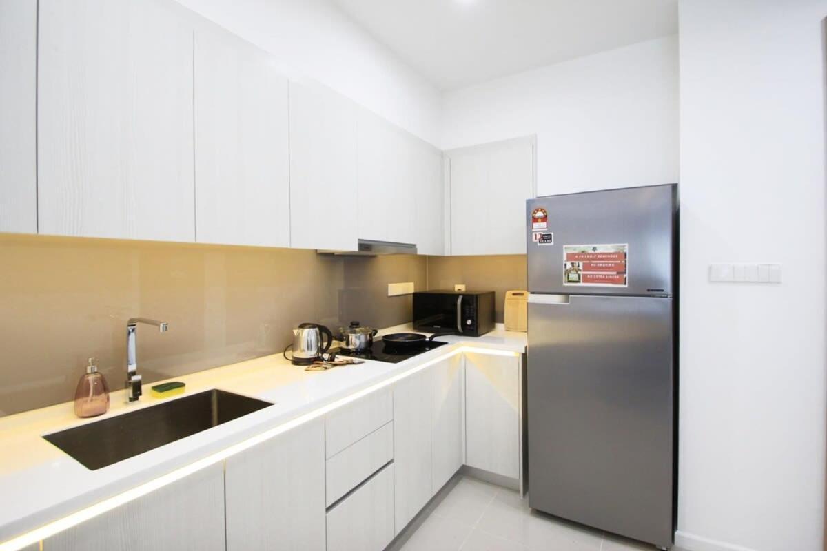 A Stylish High-Floor 2Br Suasana Suites Views Johor Bahru Extérieur photo
