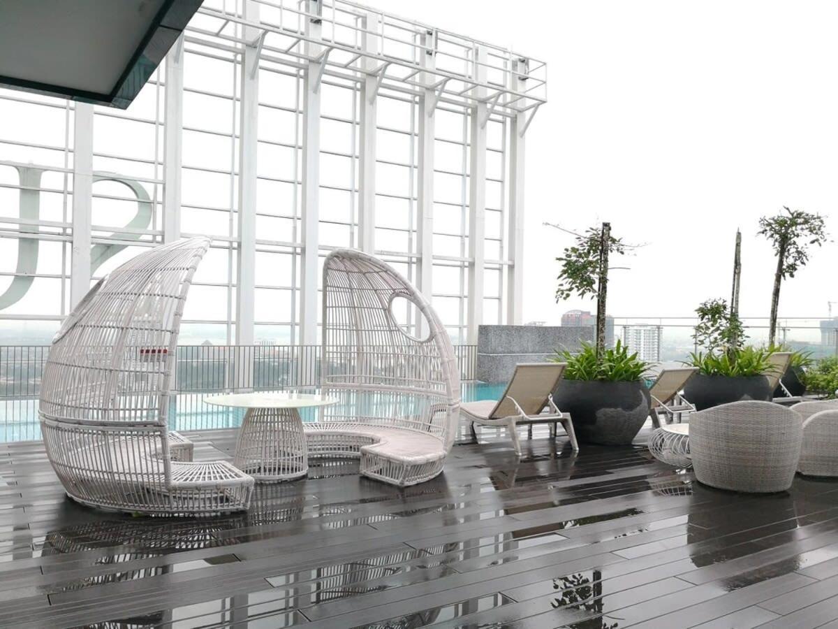 A Stylish High-Floor 2Br Suasana Suites Views Johor Bahru Extérieur photo