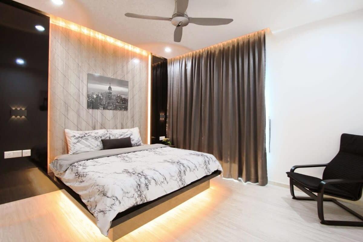 A Stylish High-Floor 2Br Suasana Suites Views Johor Bahru Extérieur photo