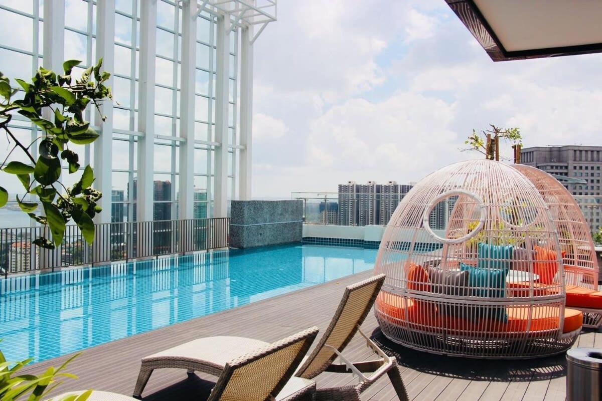 A Stylish High-Floor 2Br Suasana Suites Views Johor Bahru Extérieur photo